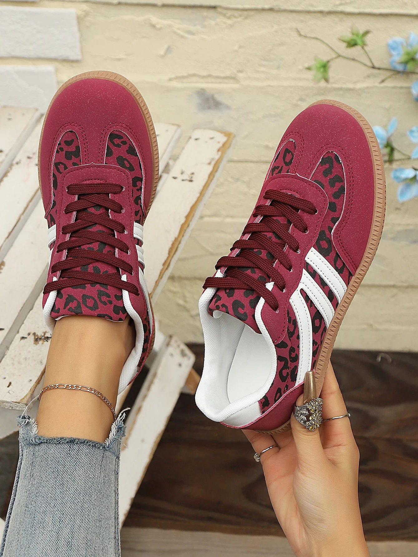 BreezeNova™ Casual Sneakers