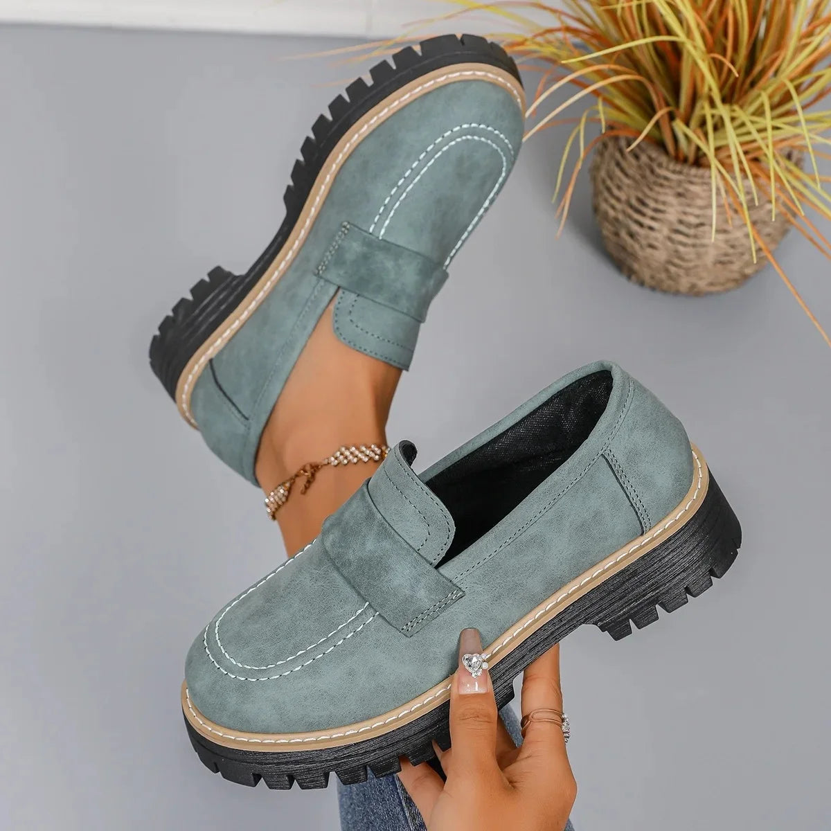 UrbanEase™ Women’s Chunky Platform Slip-On Loafers